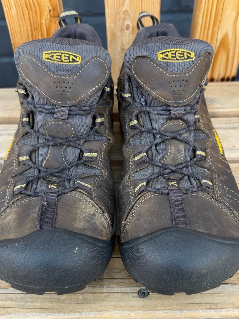 KEEN Men's size 15 Brown Leather Hiking Shoes